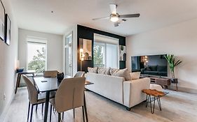 Stylish Riverview Condo On The Riverwalk #1441